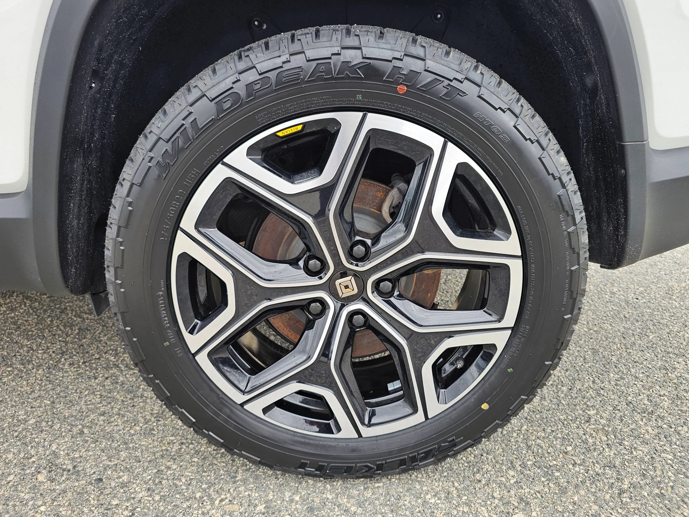 Used 2025 Rivian R1S Adventure Dual AWD/4WD image 34