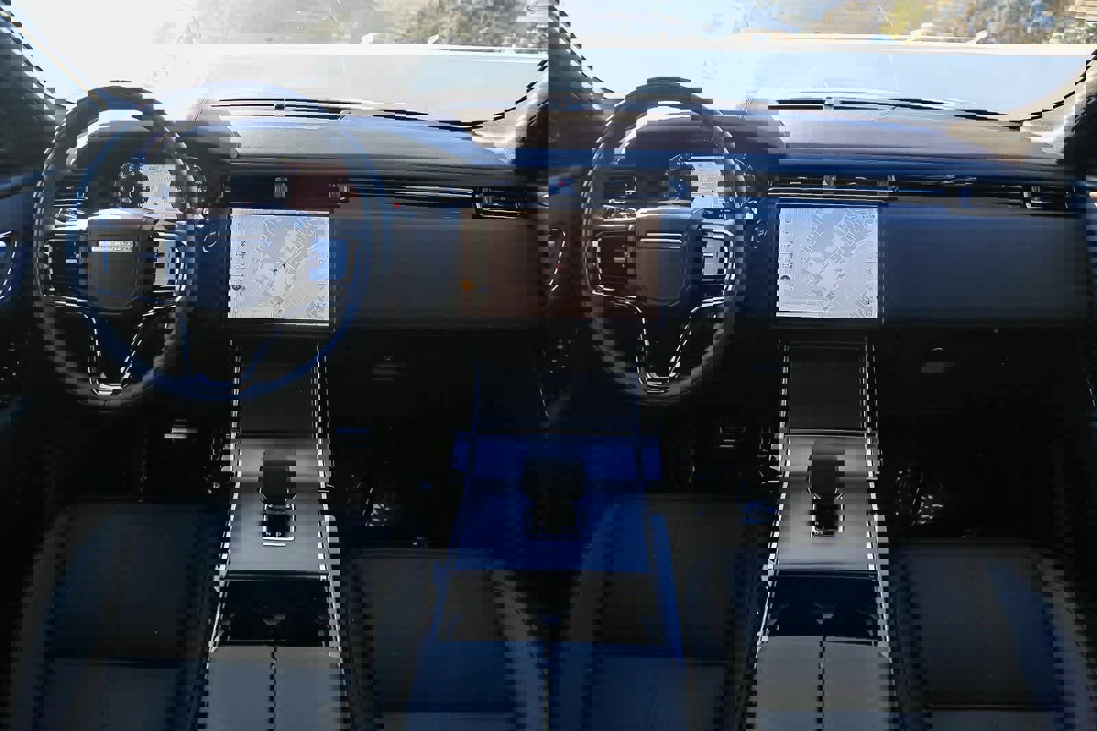 New 2026 Land Rover Range Rover Velar Dynamic SE image 12