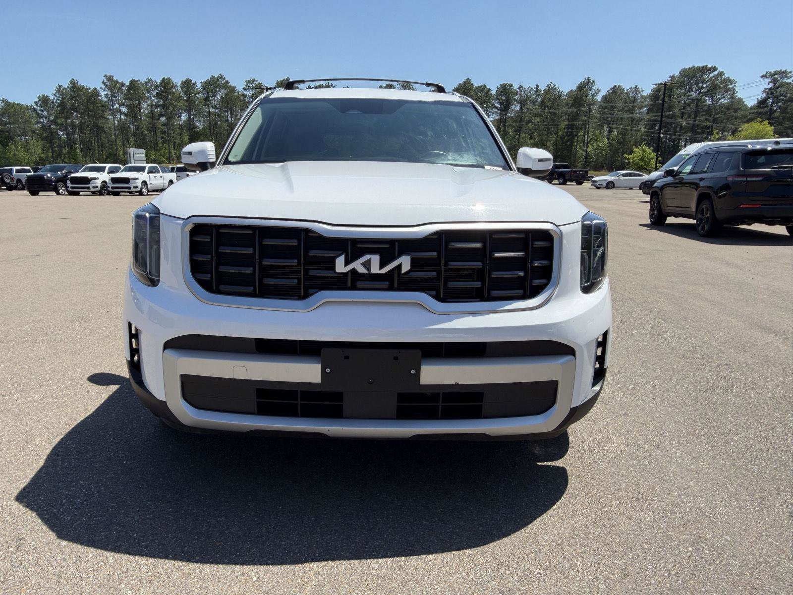 Used 2025 Kia Telluride S AWD/4WD image 2