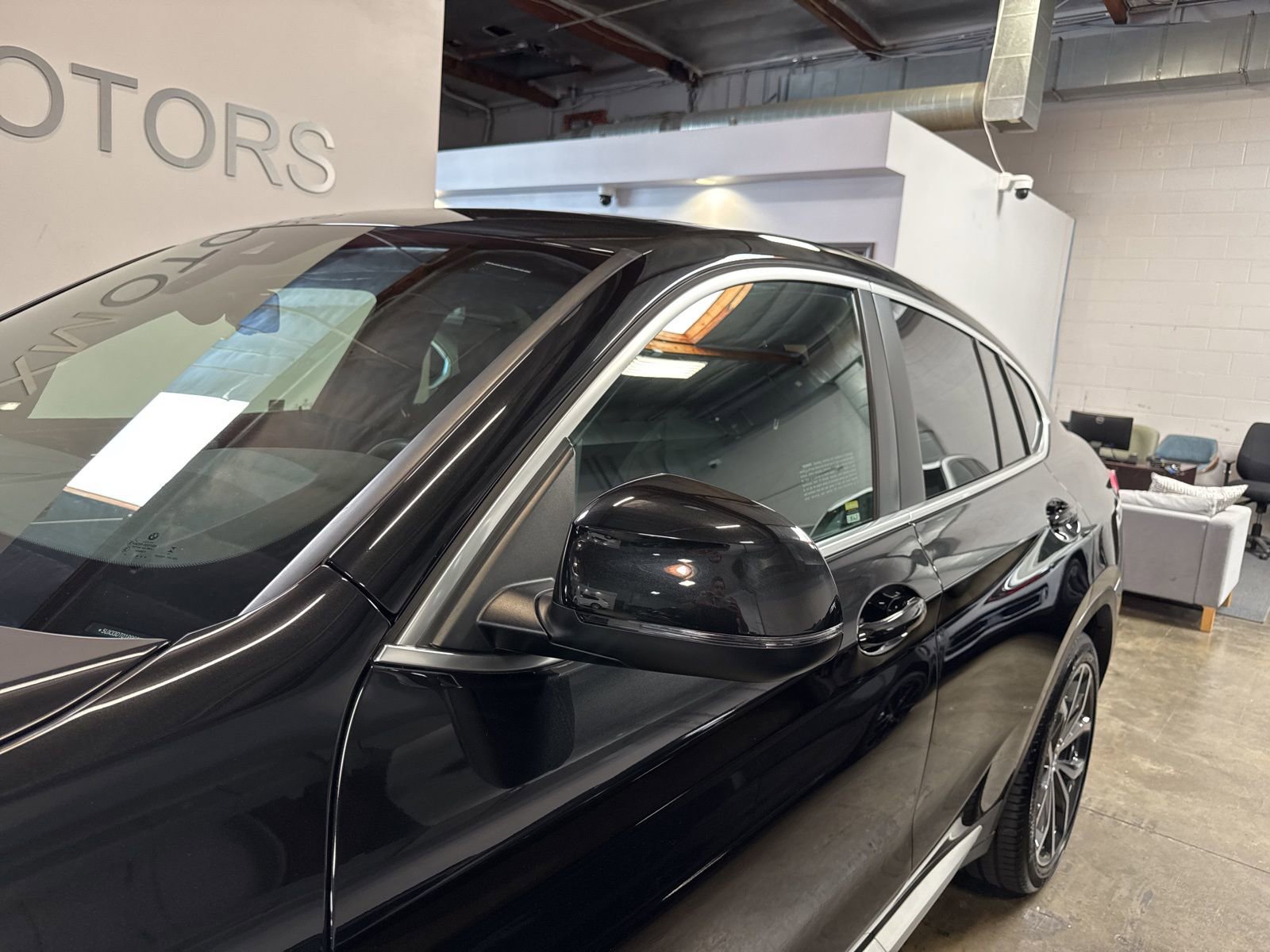 Used 2023 BMW X4 xDrive30i w/ Convenience Package AWD/4WD image 6
