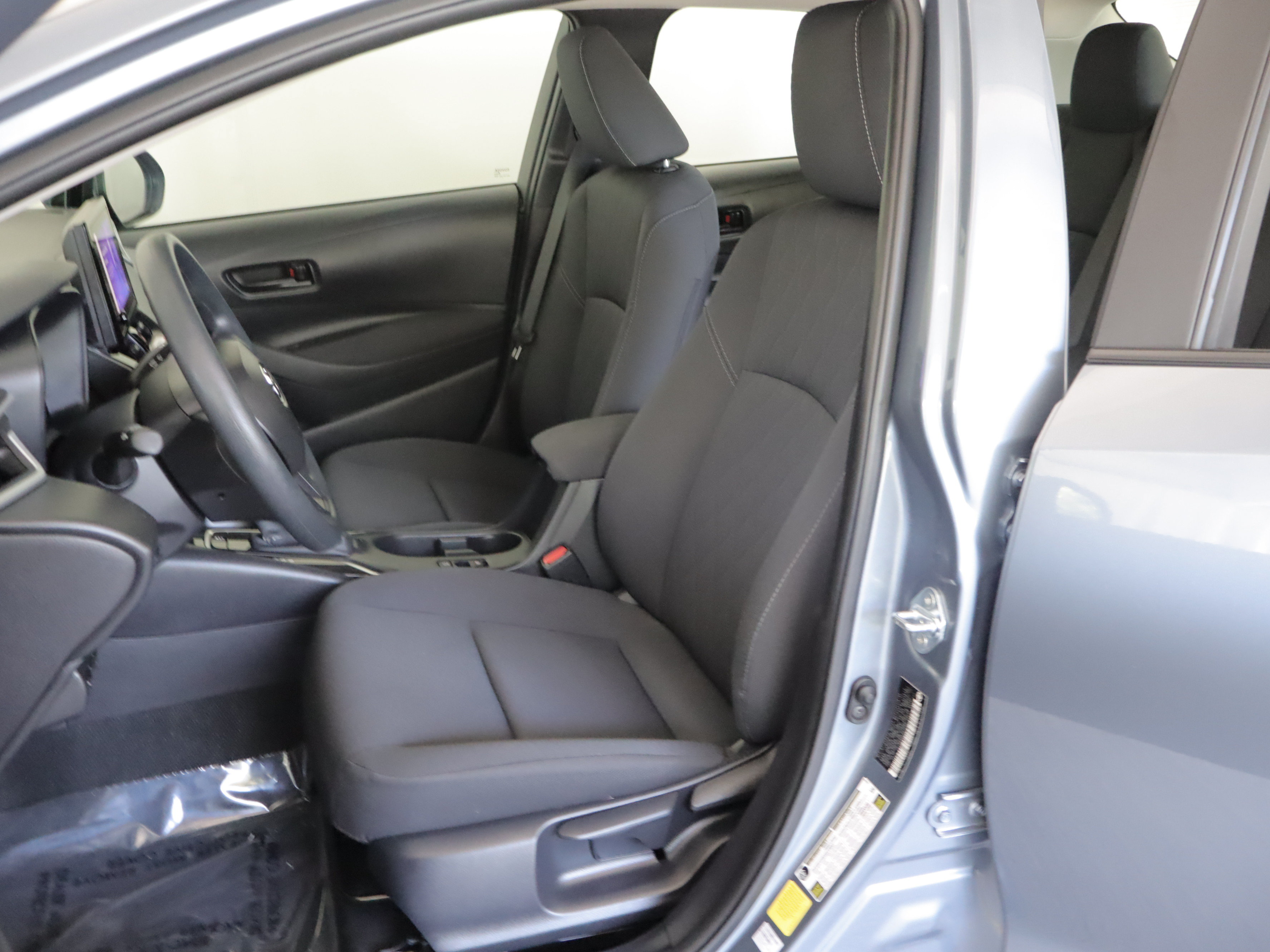 Used 2026 Toyota Corolla LE FWD image 7