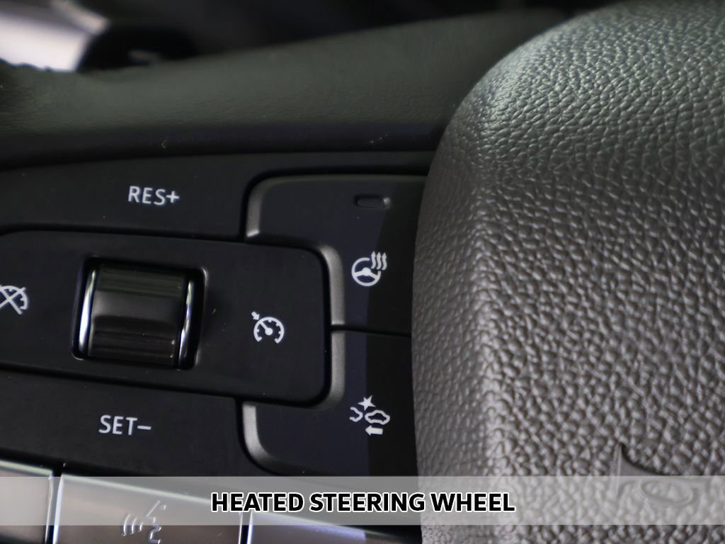 Used 2021 Cadillac XT4 Luxury w/ Cold Weather Package AWD/4WD image 8