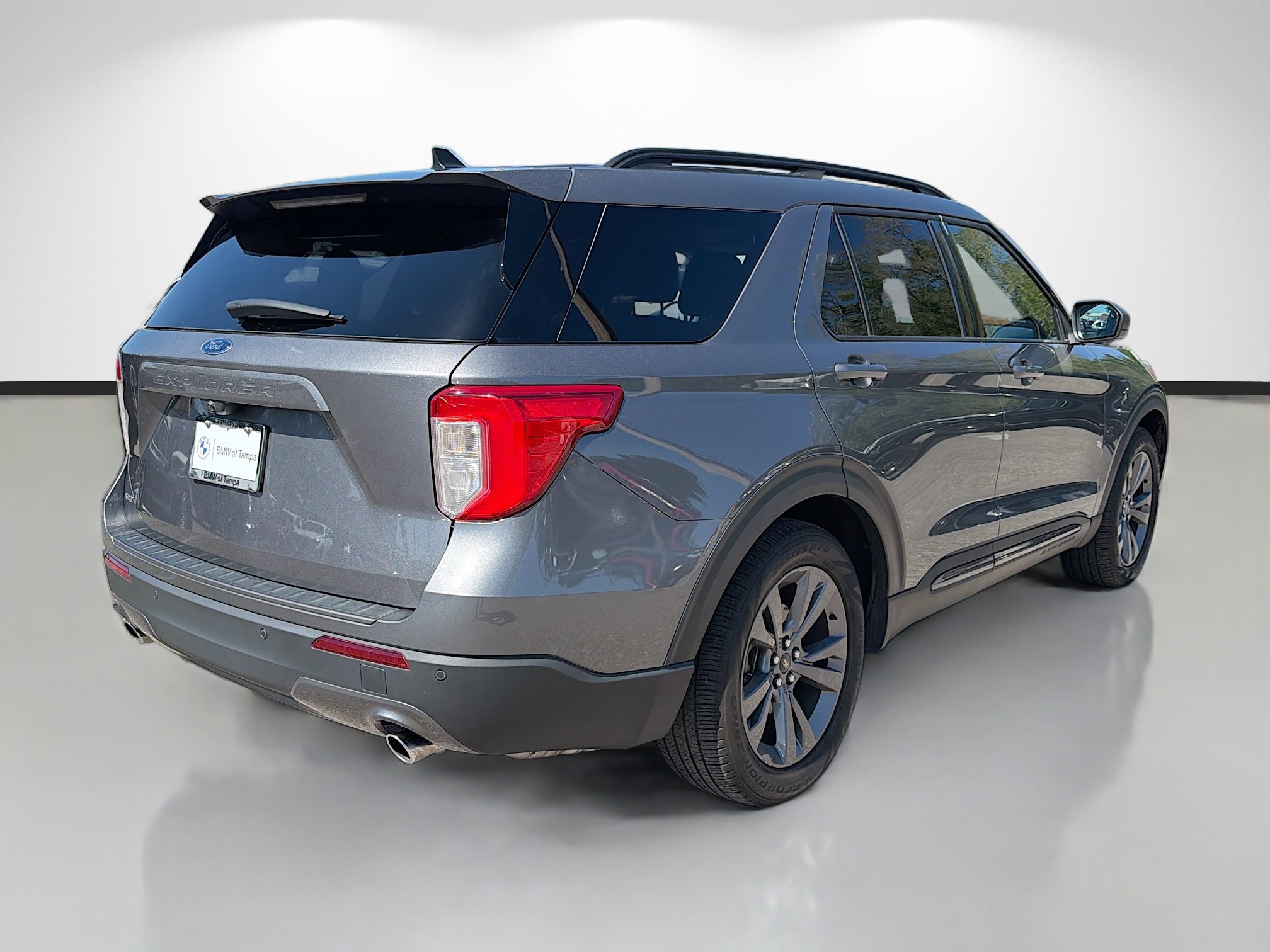 Used 2021 Ford Explorer XLT w/ Equipment Group 202A RWD image 3
