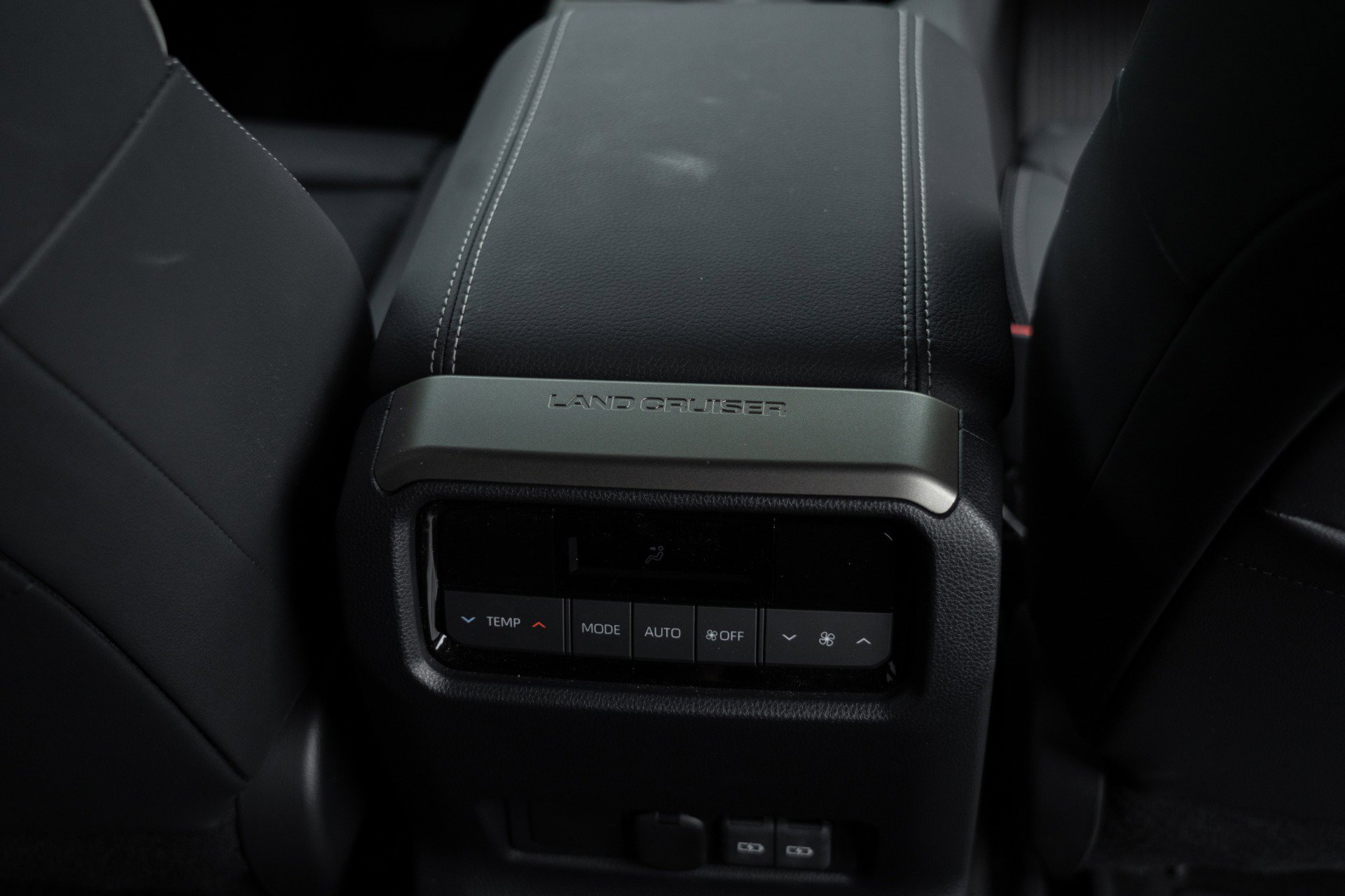 Used 2024 Toyota Land Cruiser image 40