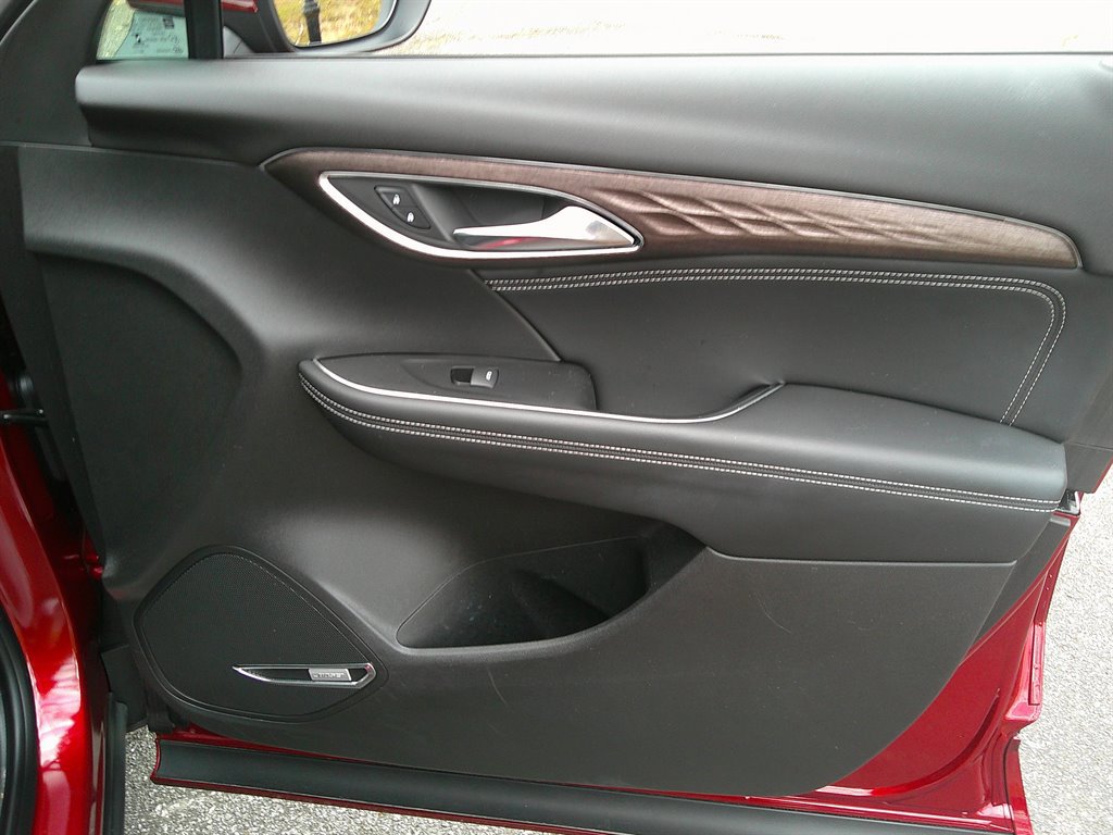 Used 2023 Buick Envision Avenir image 18