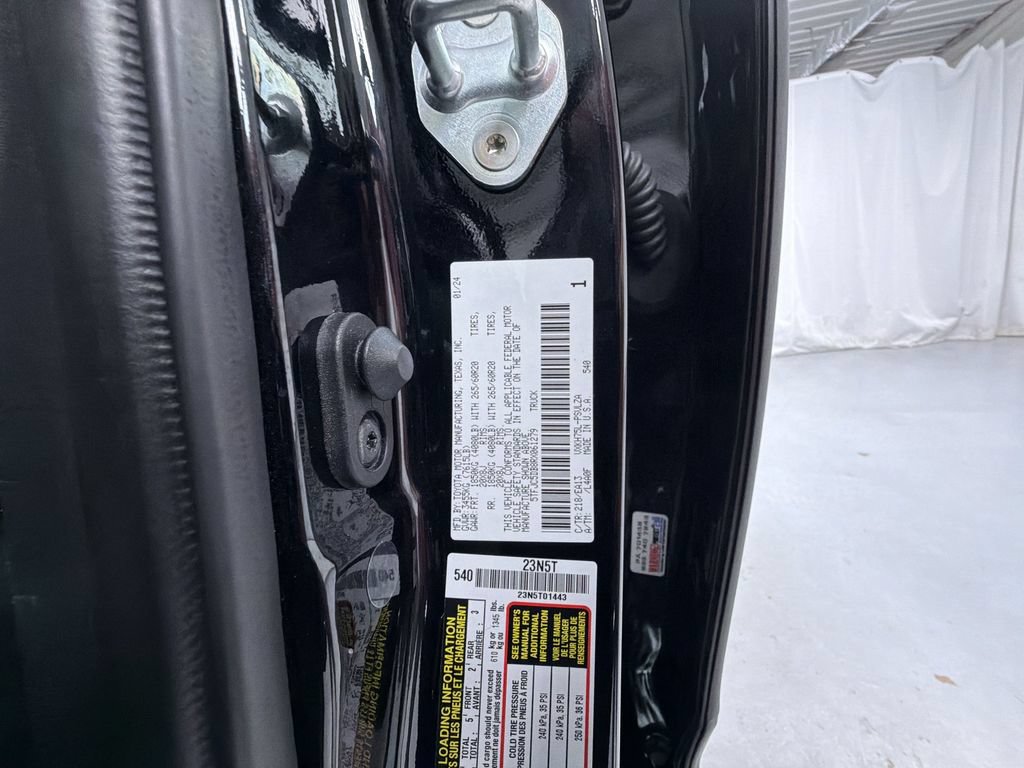Used 2024 Toyota Tundra Limited AWD/4WD image 15