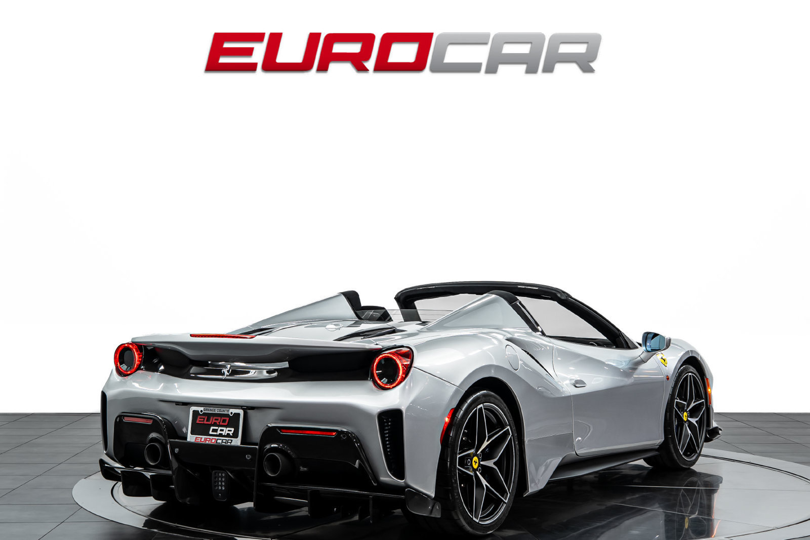Used 2020 Ferrari 488 Pista Spider RWD image 6
