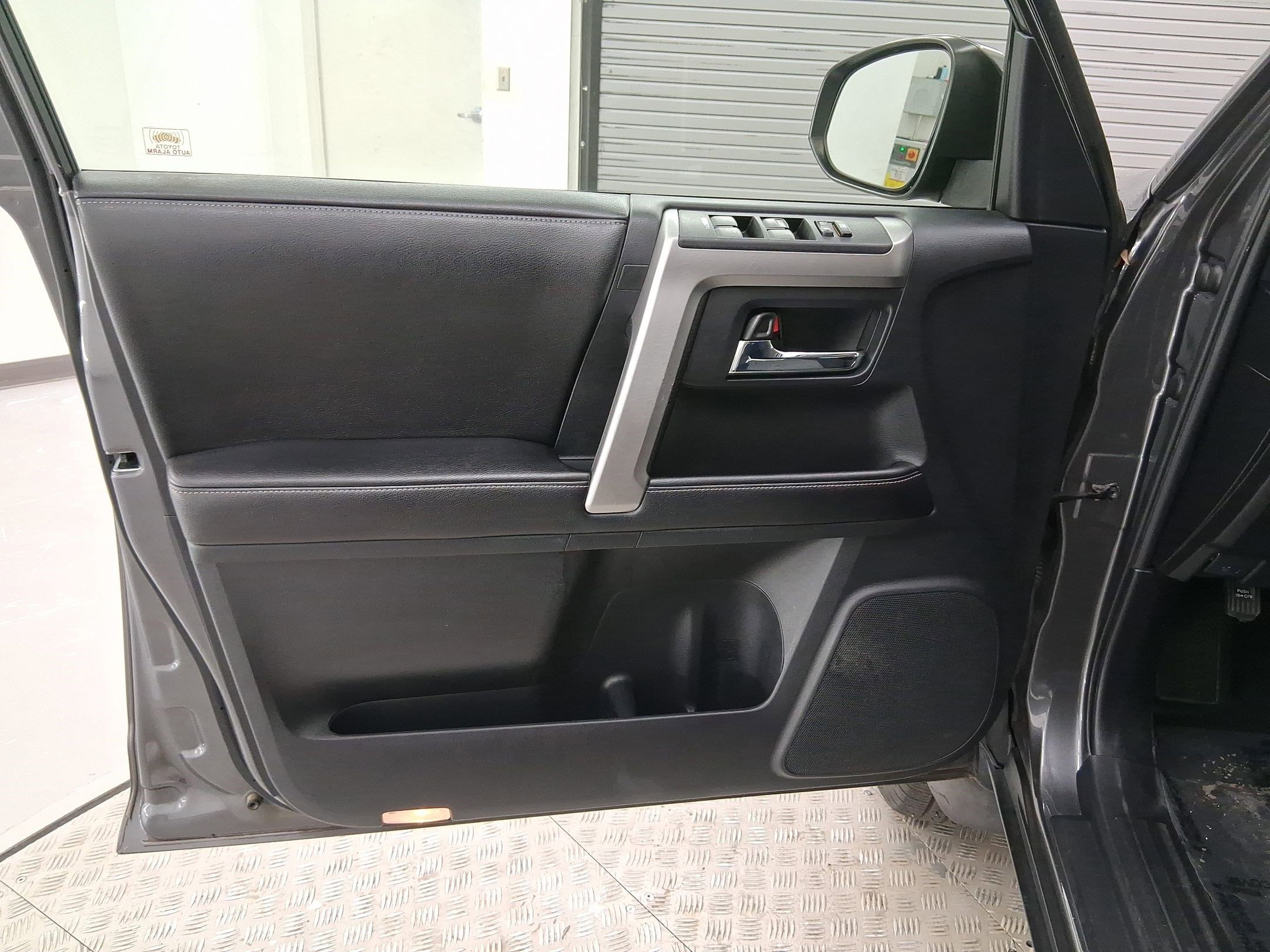 Used 2015 Toyota 4Runner SR5 image 12