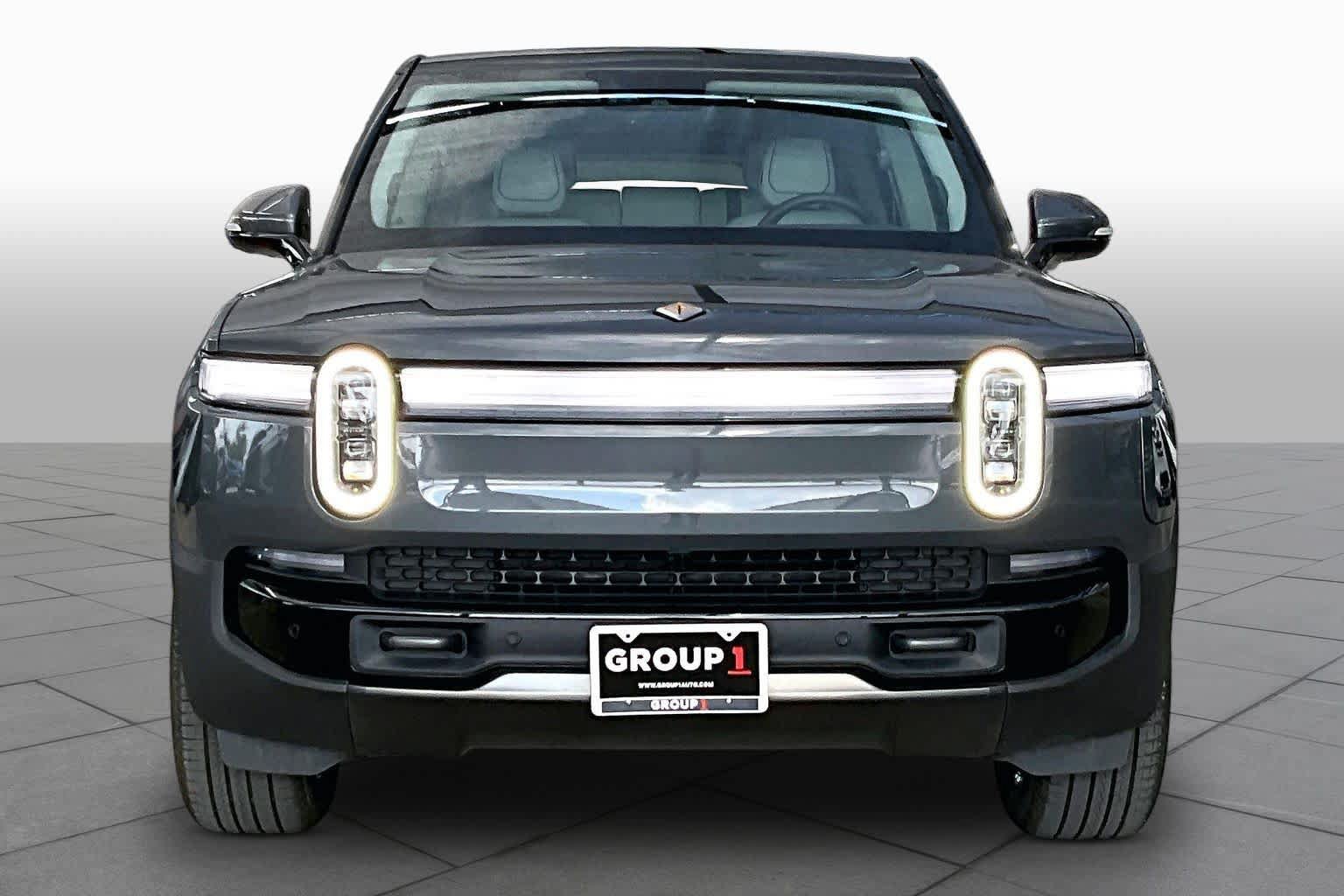 Used 2025 Rivian R1S Premium Dual AWD/4WD image 3