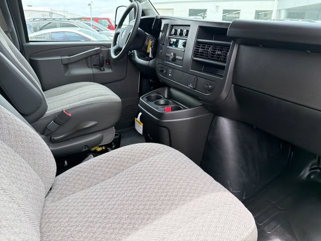 New 2026 GMC Savana 2500 w/ Driver Convenience Package RWD image 20