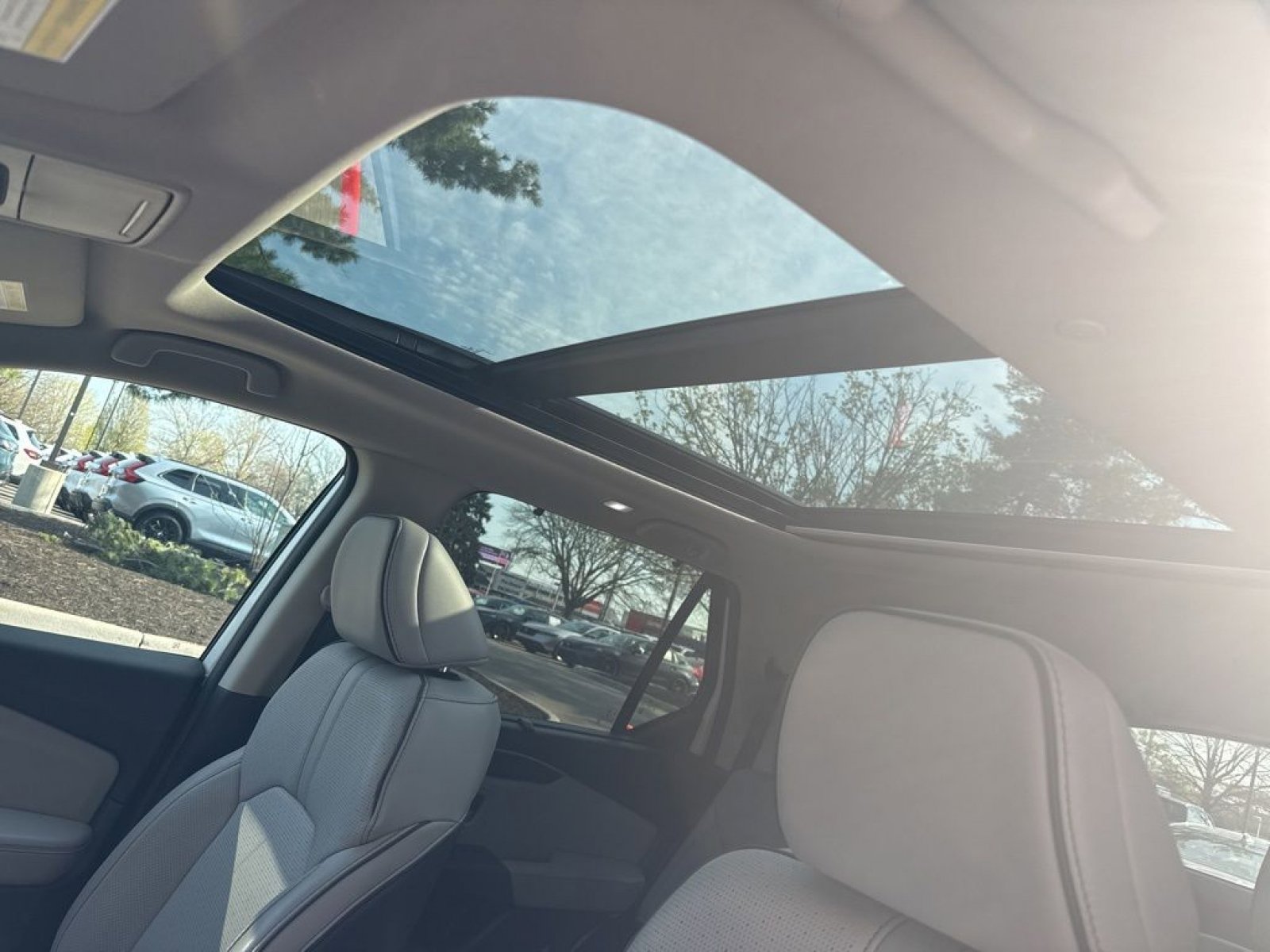 Used 2024 Honda Pilot Elite image 16