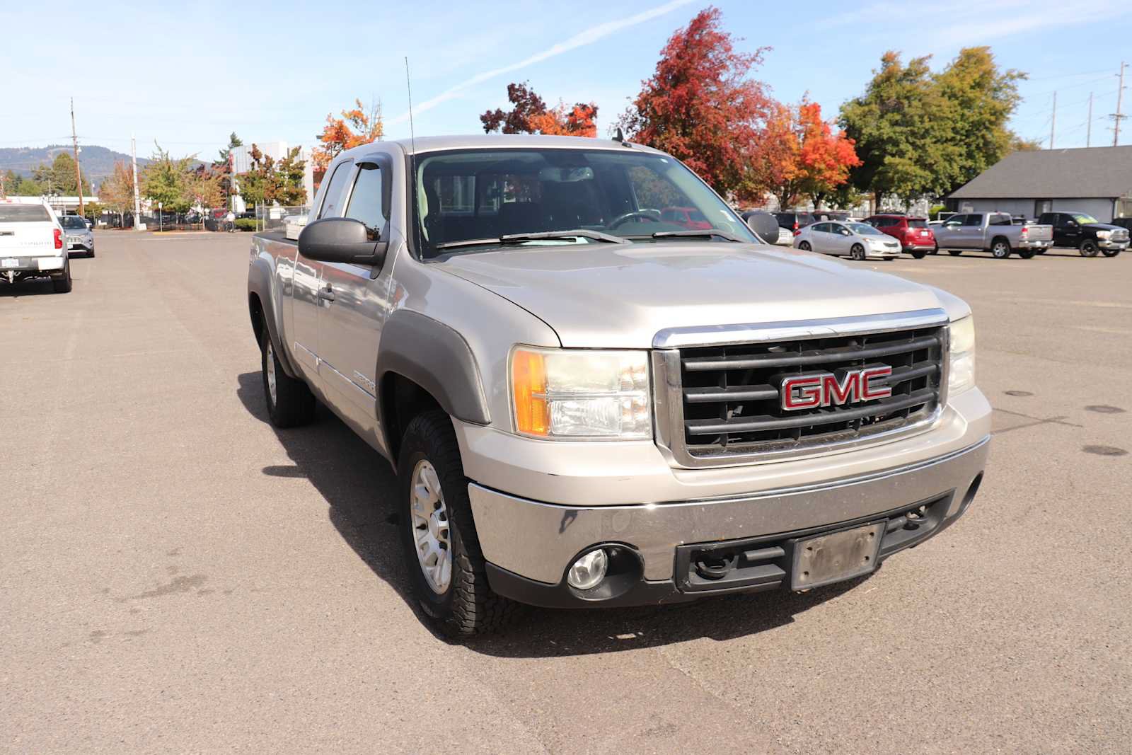Used 2008 GMC Sierra 1500 SLE w/ Z71 Off-Road Package AWD/4WD image 2