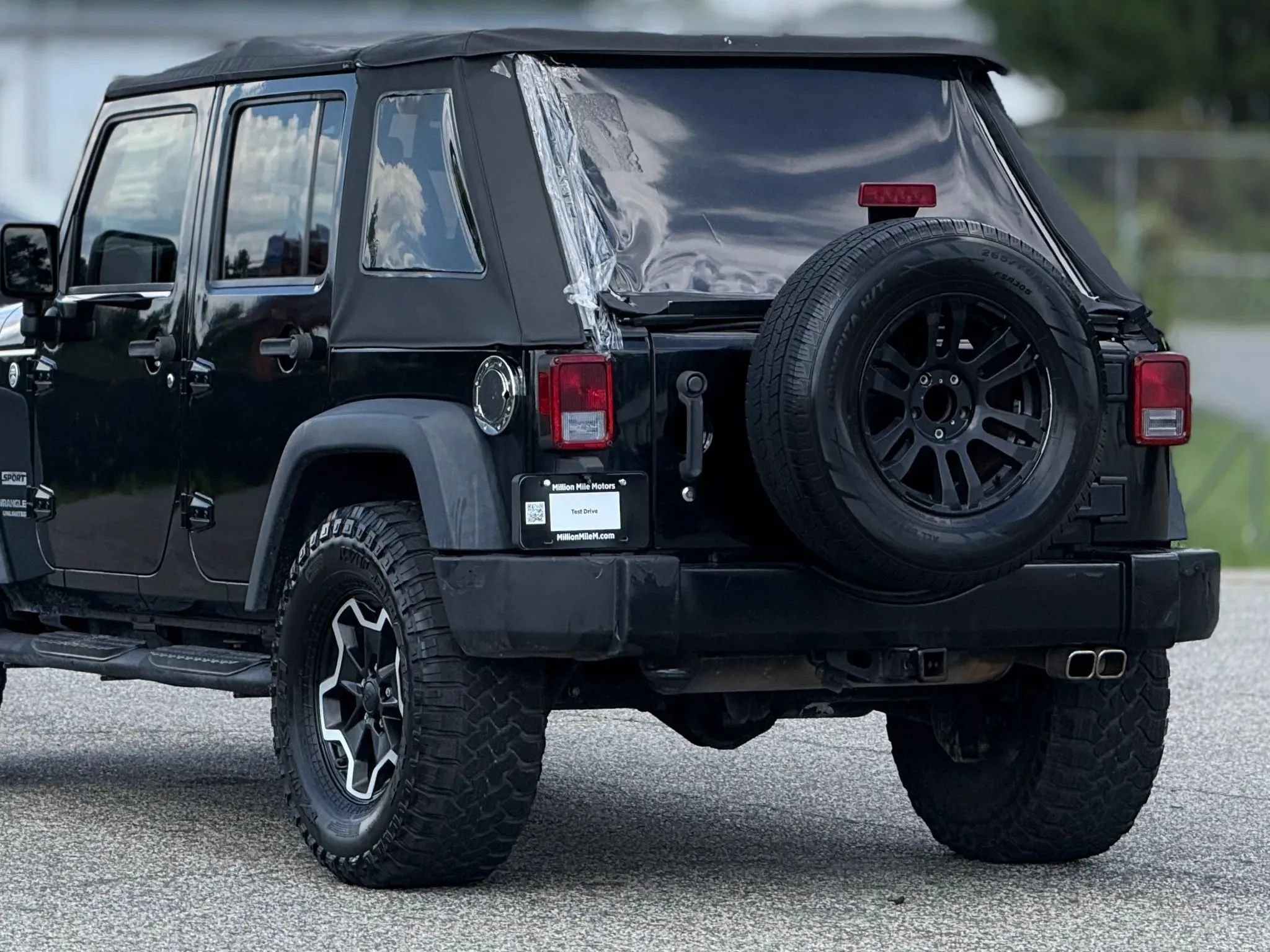 Used 2015 Jeep Wrangler Unlimited Sport w/ Quick Order Package 24S AWD/4WD image 16
