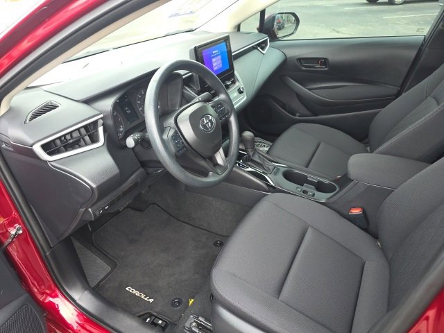 Used 2025 Toyota Corolla LE image 7