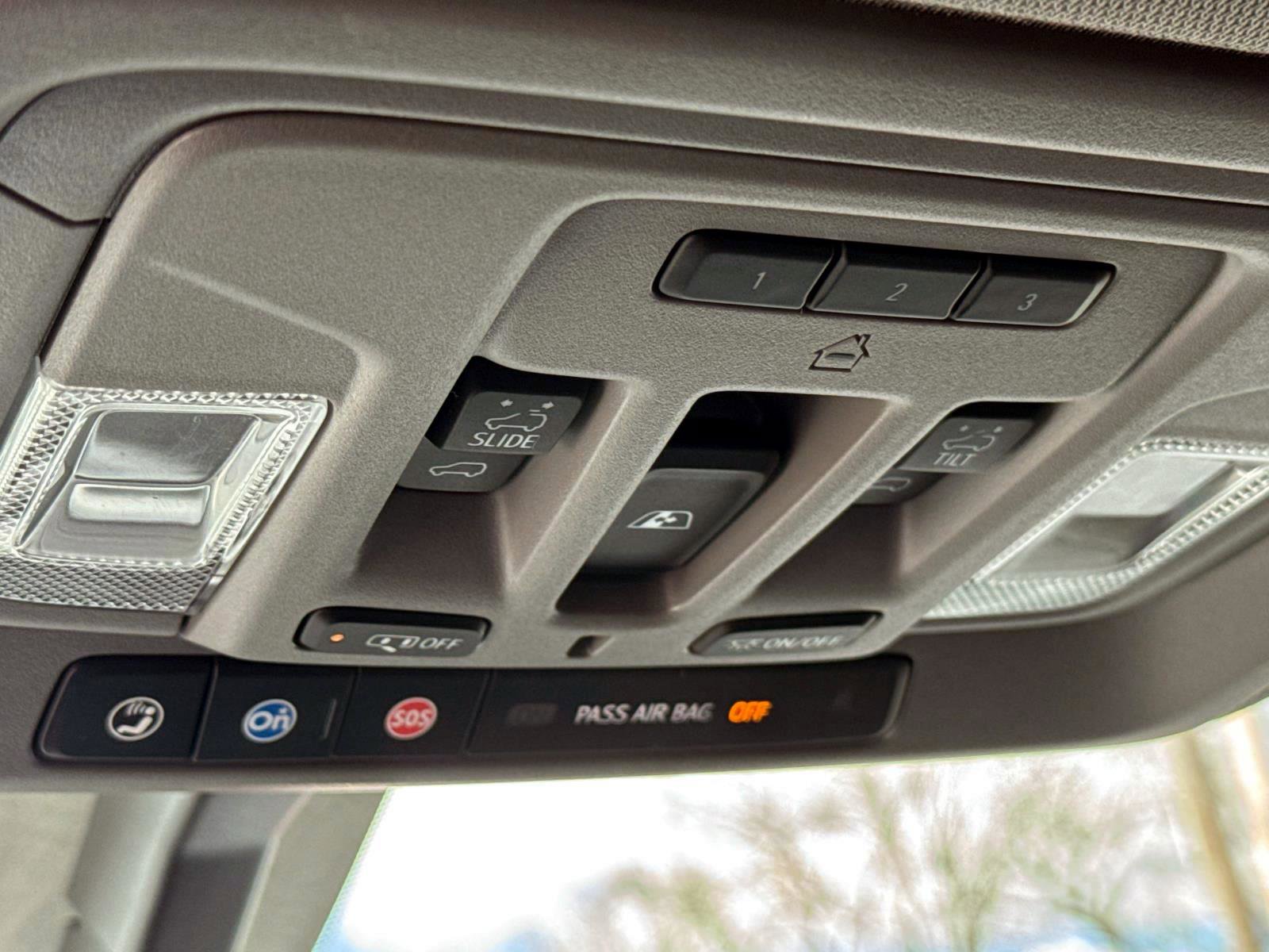 Certified 2022 Chevrolet Silverado 2500 LTZ w/ LTZ Plus Package image 26