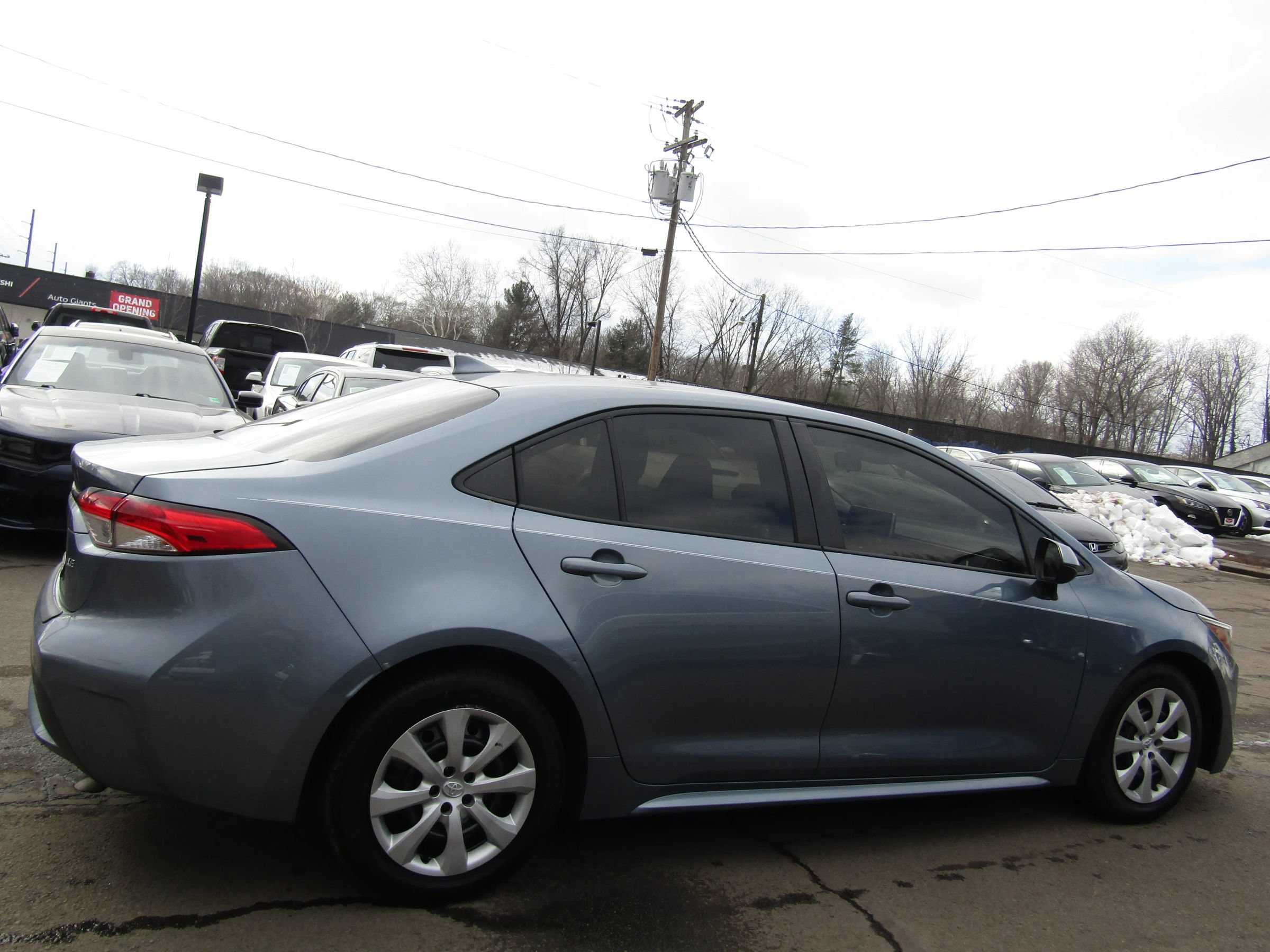 Used 2020 Toyota Corolla LE FWD image 8