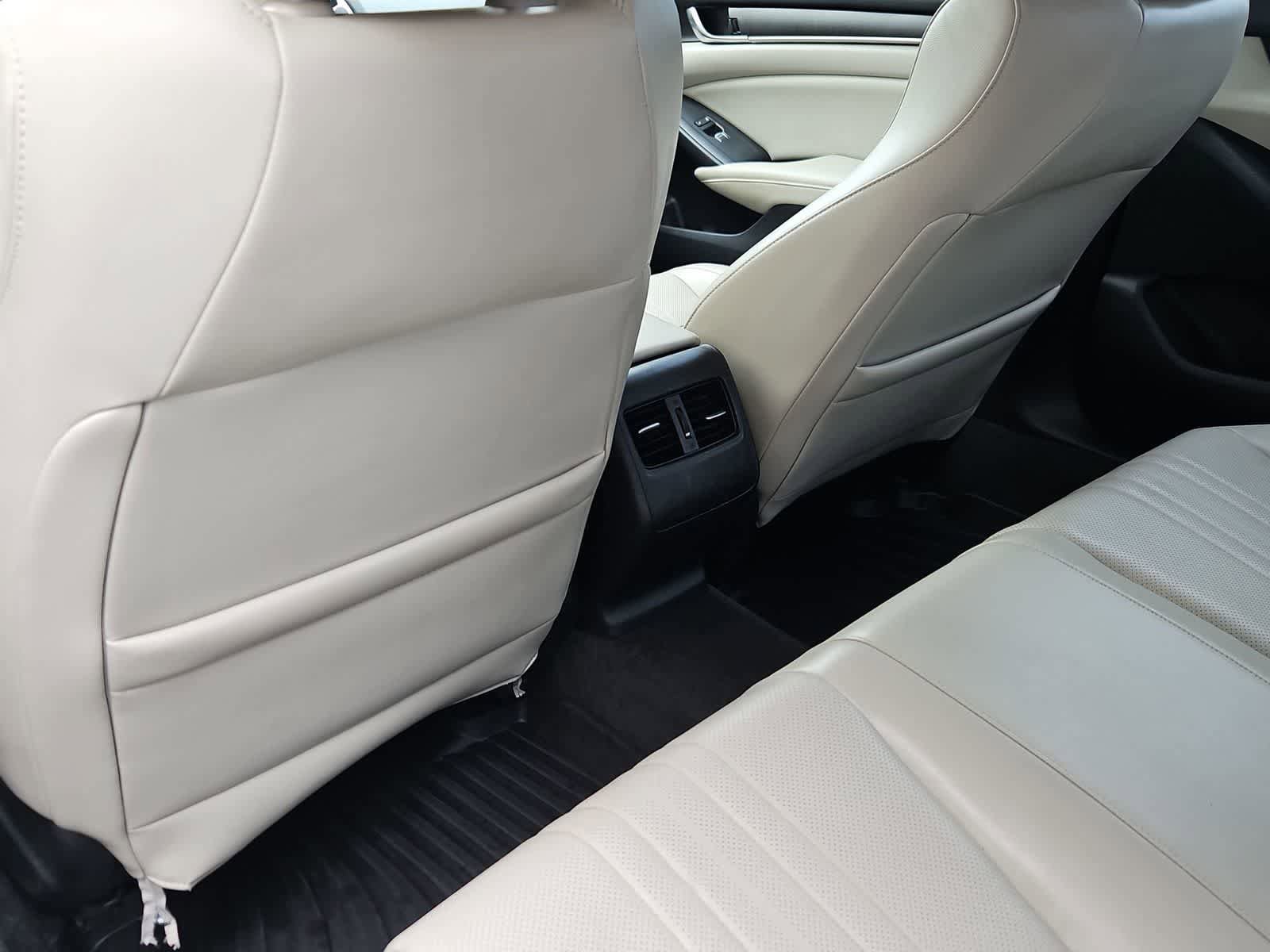 Used 2018 Honda Accord Touring image 18