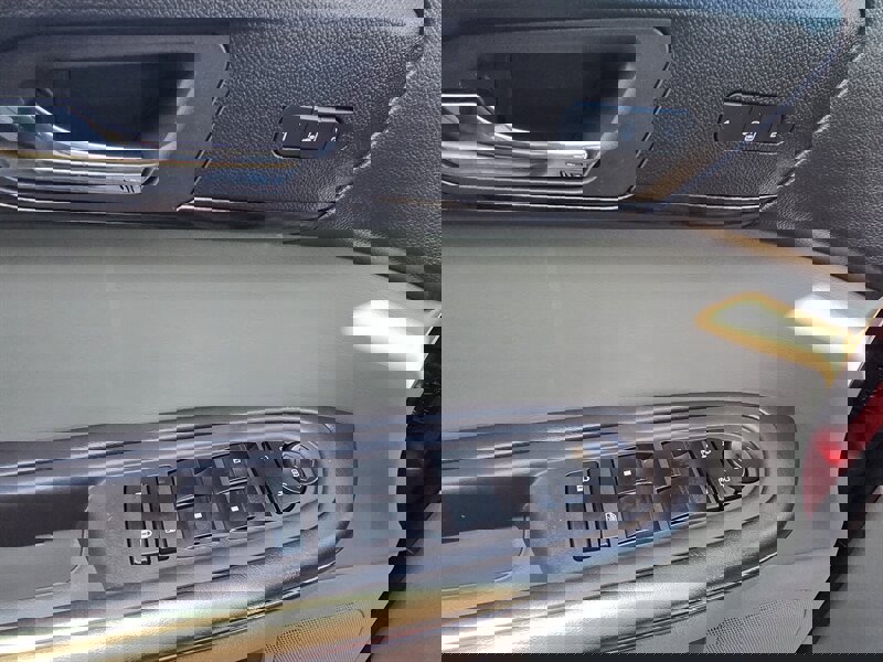 Used 2013 GMC Acadia Denali image 9