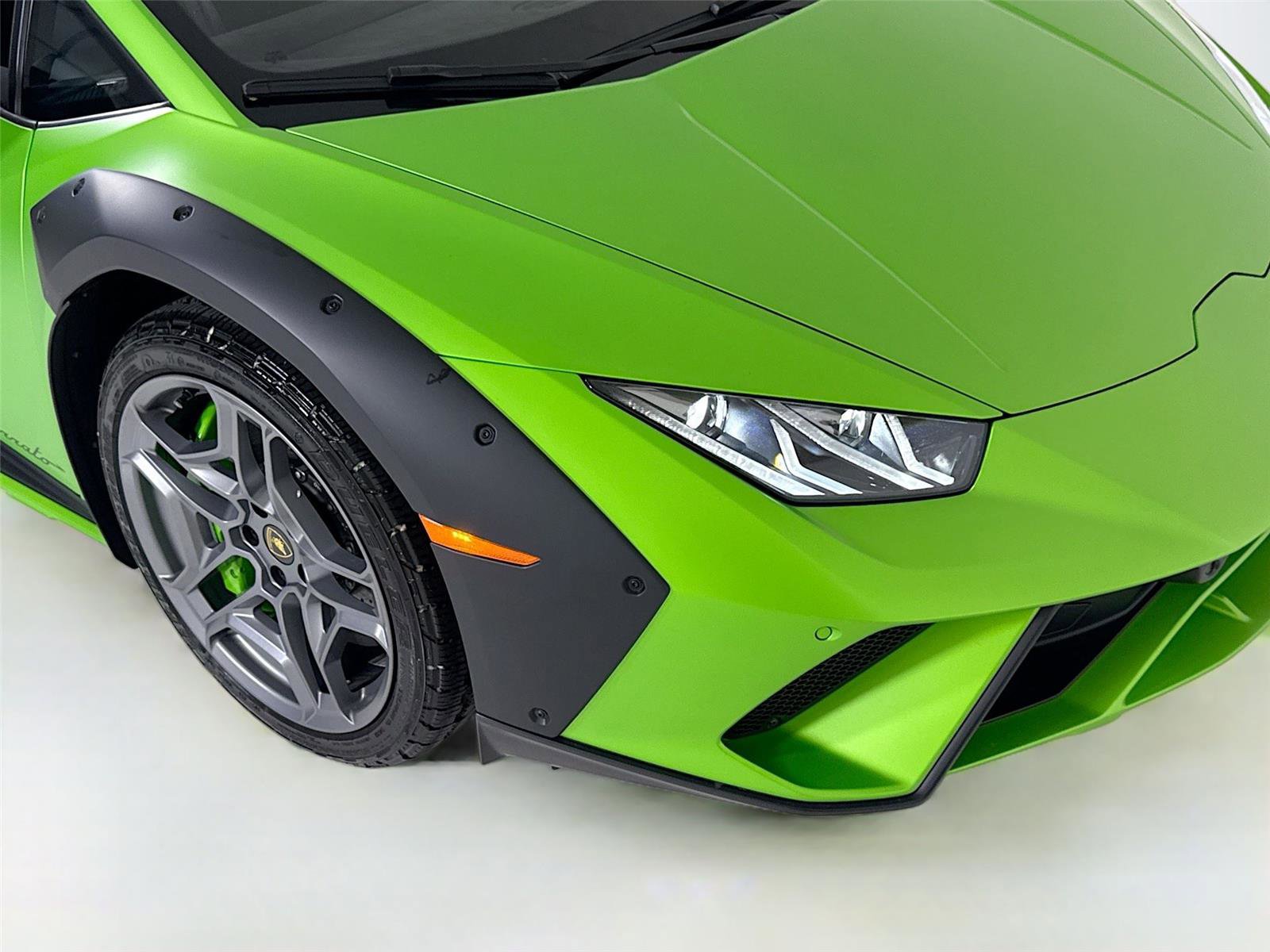 Used 2024 Lamborghini Huracan Sterrato AWD/4WD image 30
