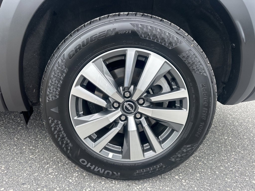 Used 2025 Nissan Pathfinder SL image 32