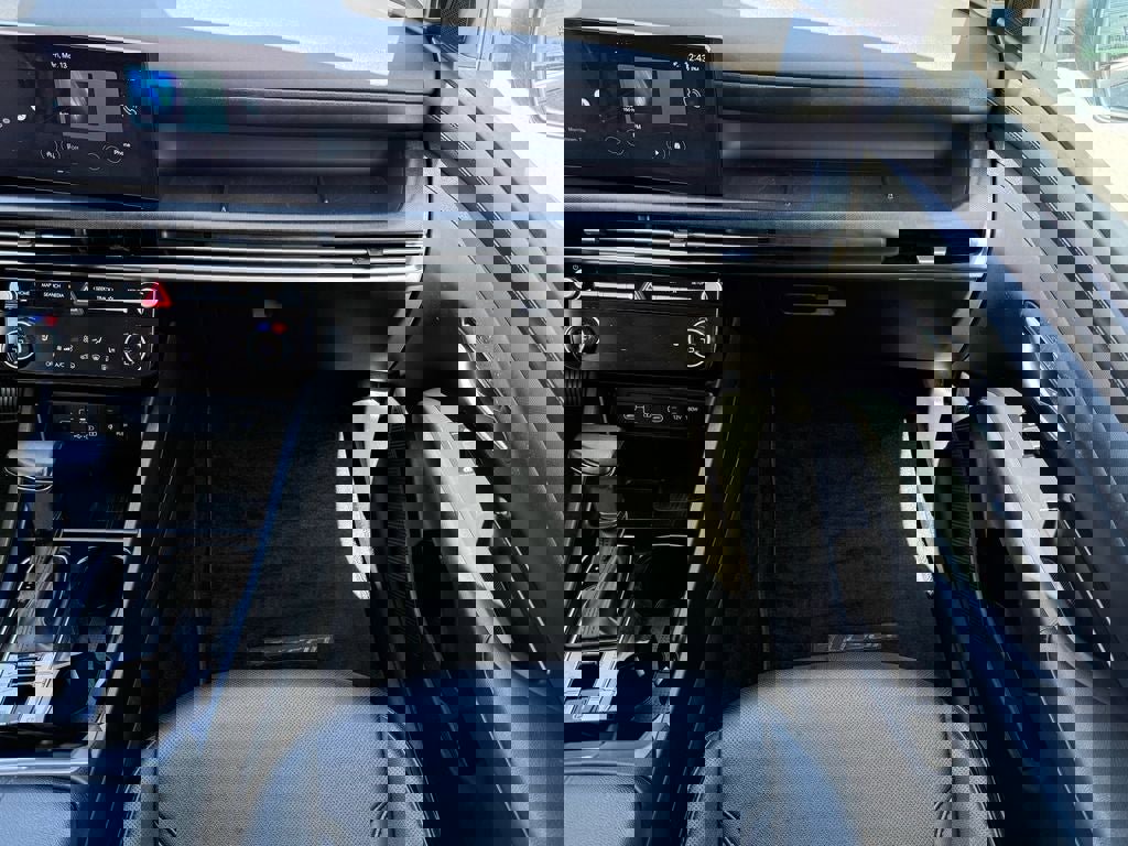 Certified 2025 Hyundai Tucson SEL image 15