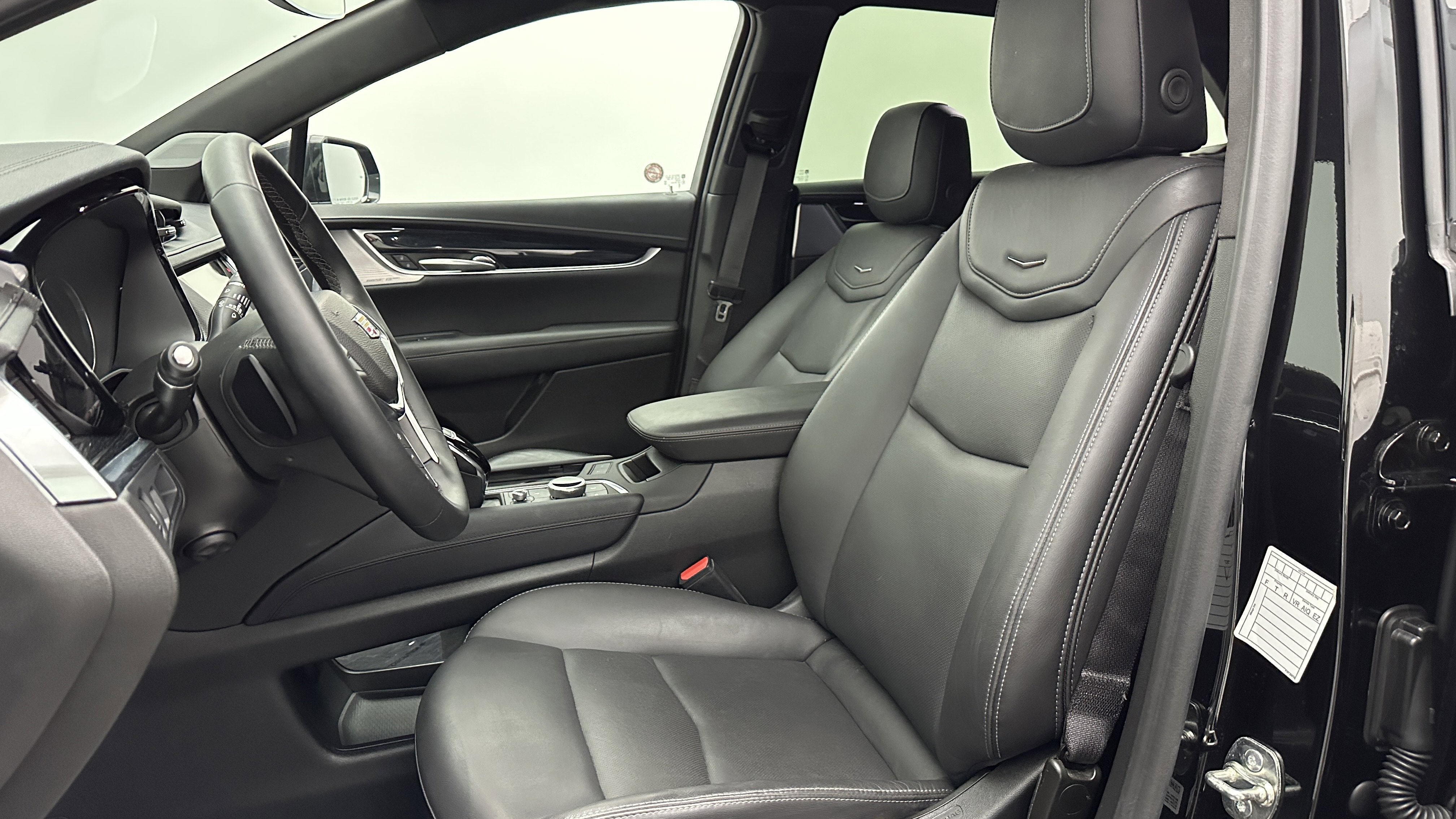 Used 2025 Cadillac XT5 Premium Luxury image 16