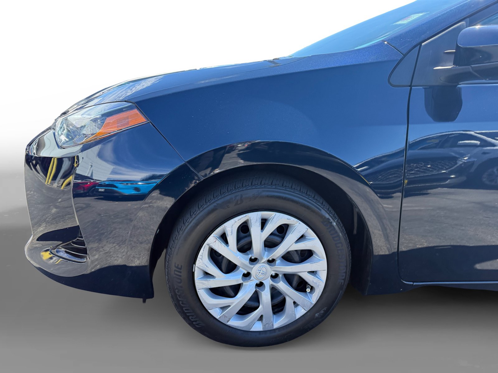 Used 2017 Toyota Corolla LE FWD image 9
