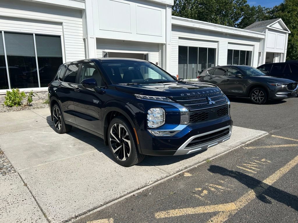New 2025 Mitsubishi Outlander SE AWD/4WD image 1
