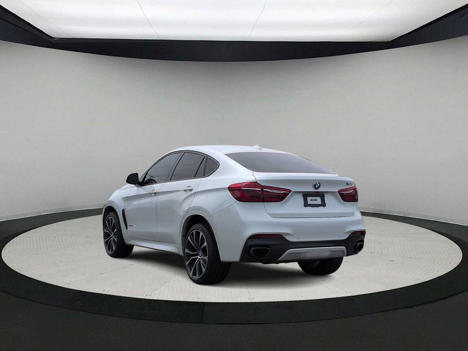 Used 2019 BMW X6 xDrive50i w/ M Sport Package AWD/4WD image 6