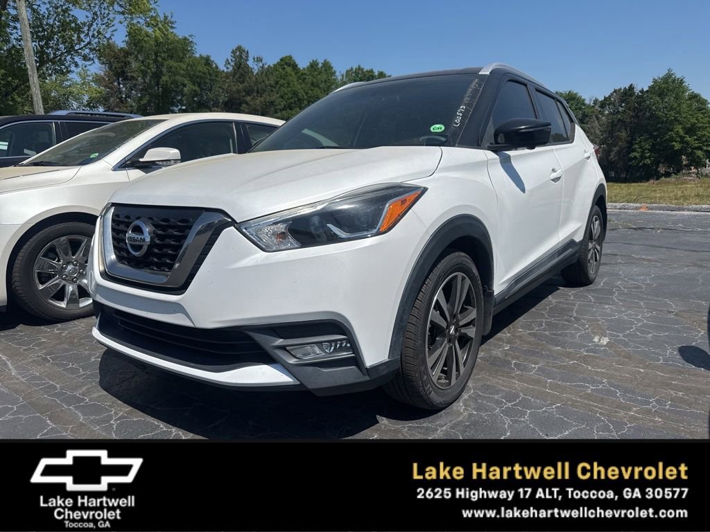 Used 2018 Nissan Kicks SR image 1