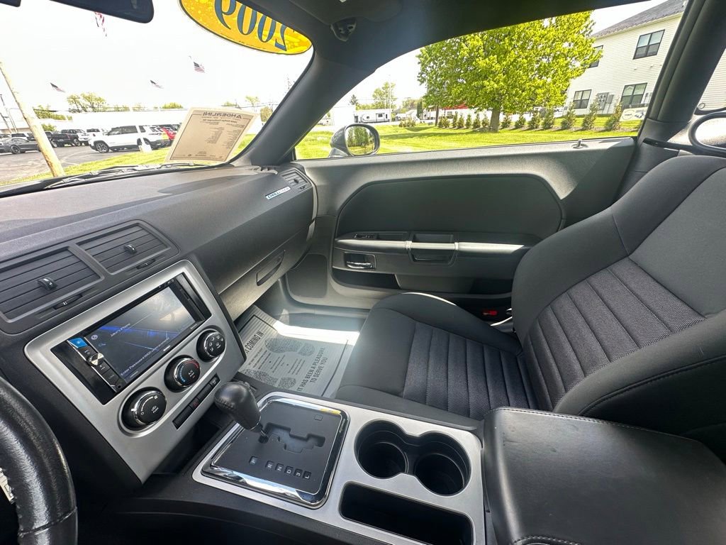 Used 2009 Dodge Challenger SE RWD image 20