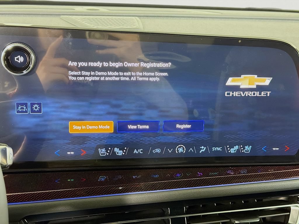 New 2026 Chevrolet Traverse RS w/ LPO, Floor Liner Package AWD/4WD image 14