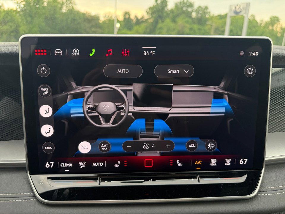 New 2026 Volkswagen Tiguan SE R-Line FWD image 18