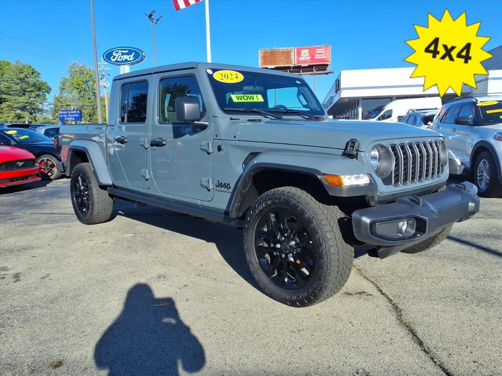 Used 2024 Jeep Gladiator Sport image 1