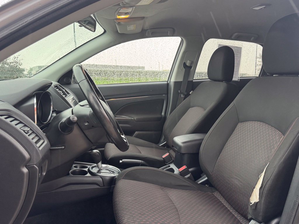 Used 2017 Mitsubishi Outlander Sport ES FWD image 5