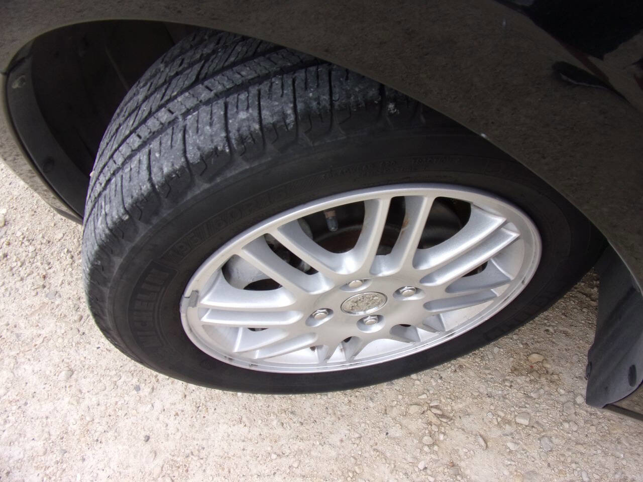 Used 2011 Ford Focus SE w/ 201A Rapid Spec Order Code FWD image 4