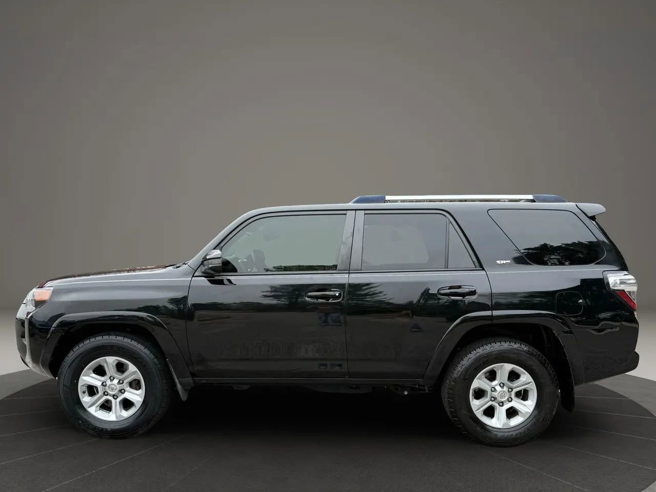 Used 2019 Toyota 4Runner SR5 image 7