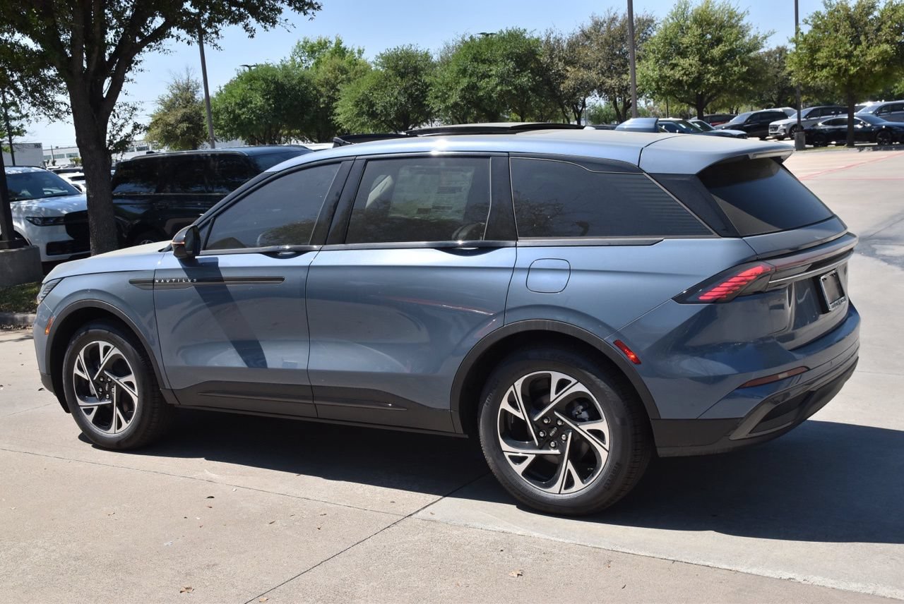 New 2026 Lincoln Nautilus Premier w/ Equipment Group 102A AWD/4WD image 17