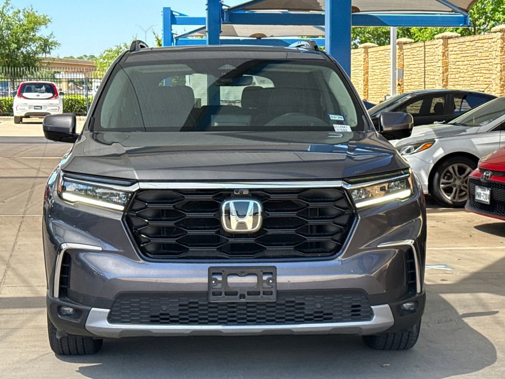 Used 2025 Honda Pilot Elite image 3