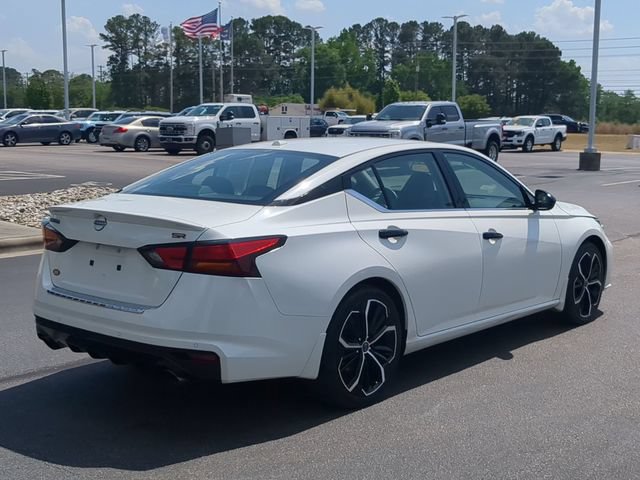 Used 2023 Nissan Altima 2.5 SR w/ SR Premium Package FWD image 3