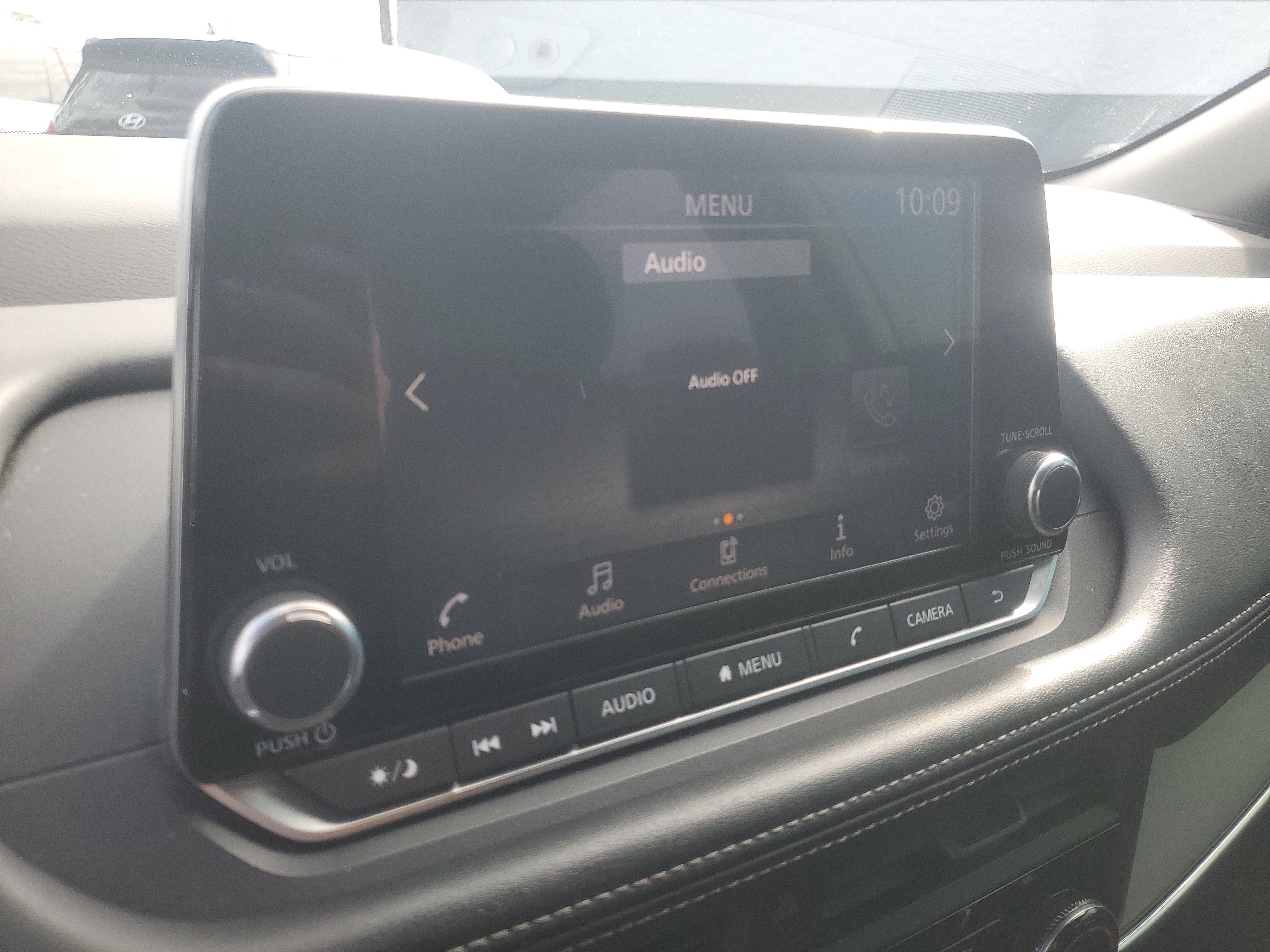 Used 2024 Nissan Rogue S AWD/4WD image 20
