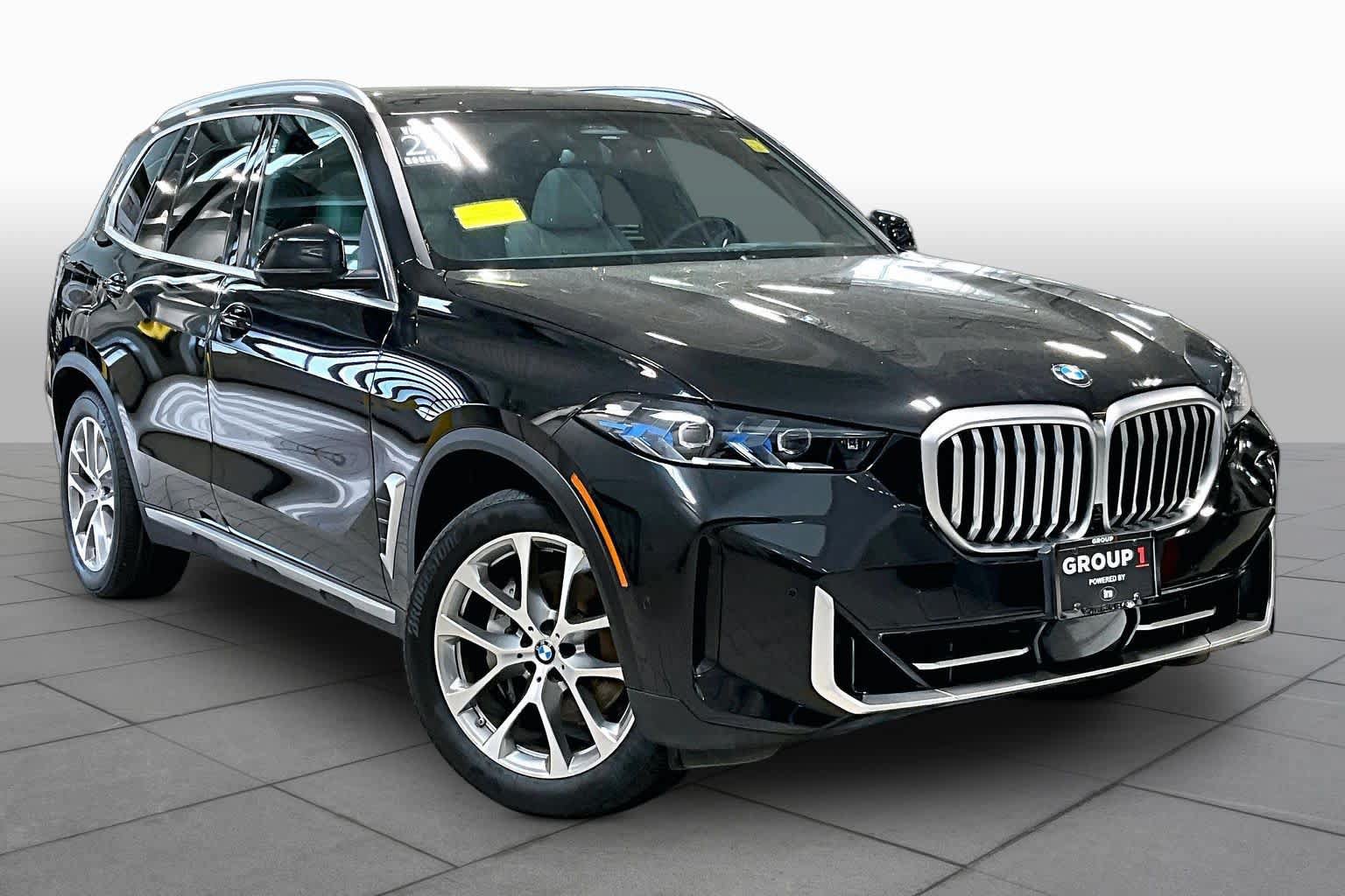 Used 2024 BMW X5 xDrive40i w/ Premium Package AWD/4WD image 3