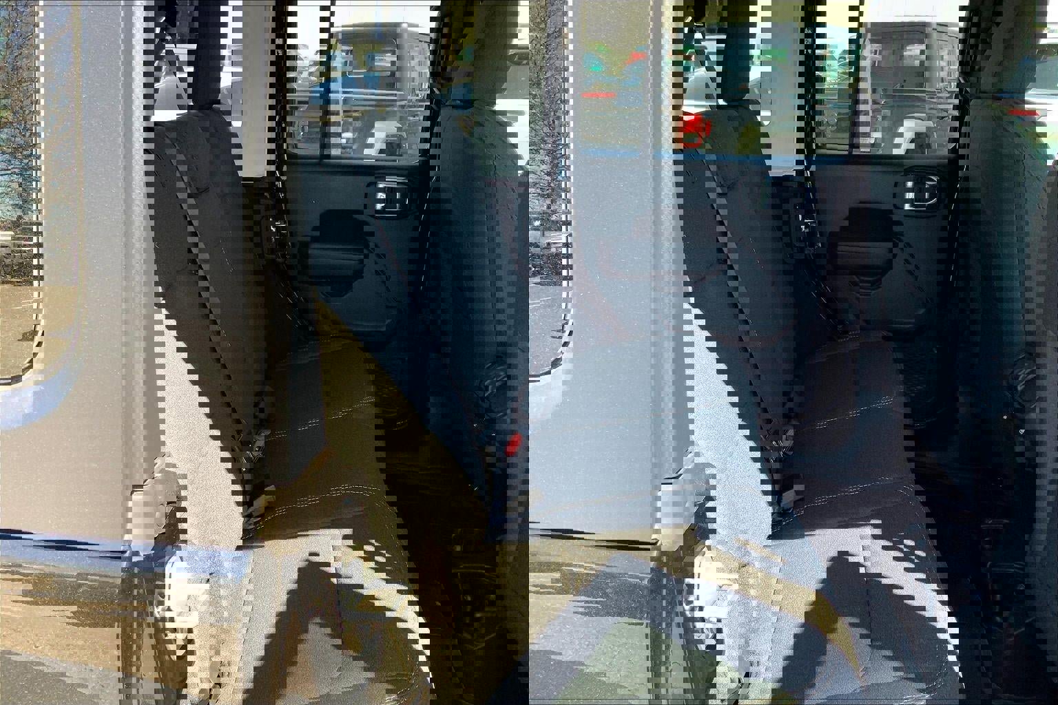 Used 2024 Jeep Wrangler Unlimited Sport image 14