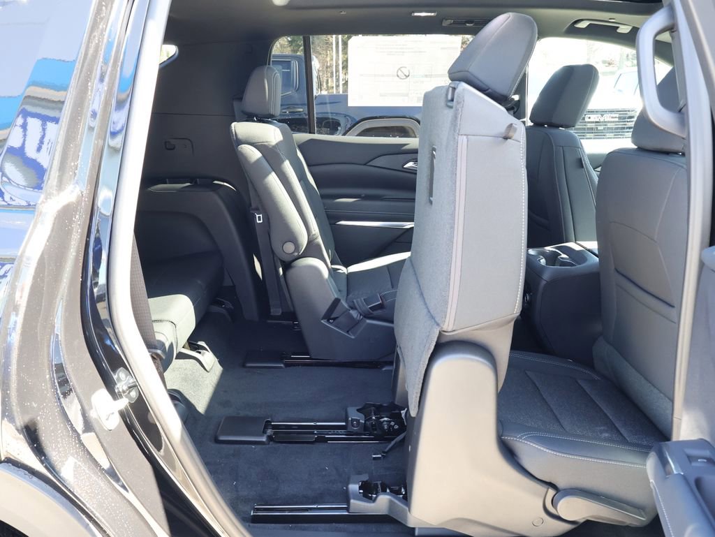 New 2026 Chevrolet Traverse LT w/ Sun and Wheel Package FWD image 36