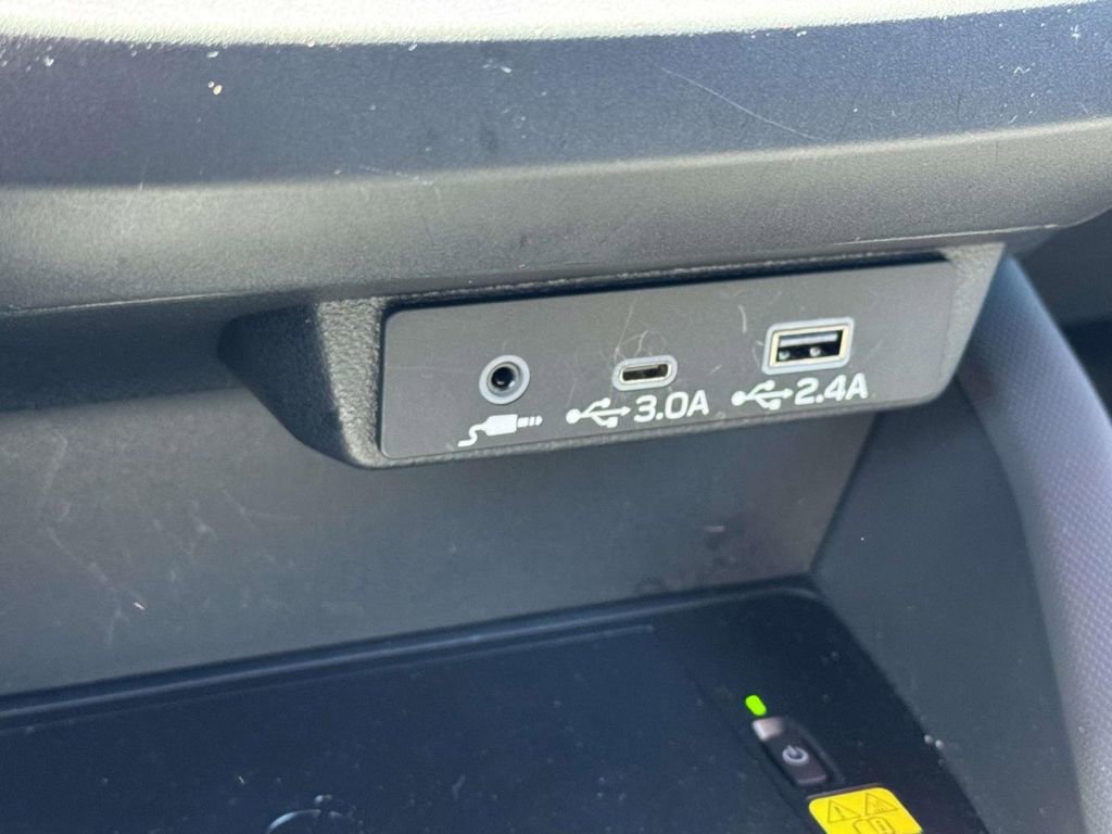 Used 2025 Subaru Forester Limited image 27