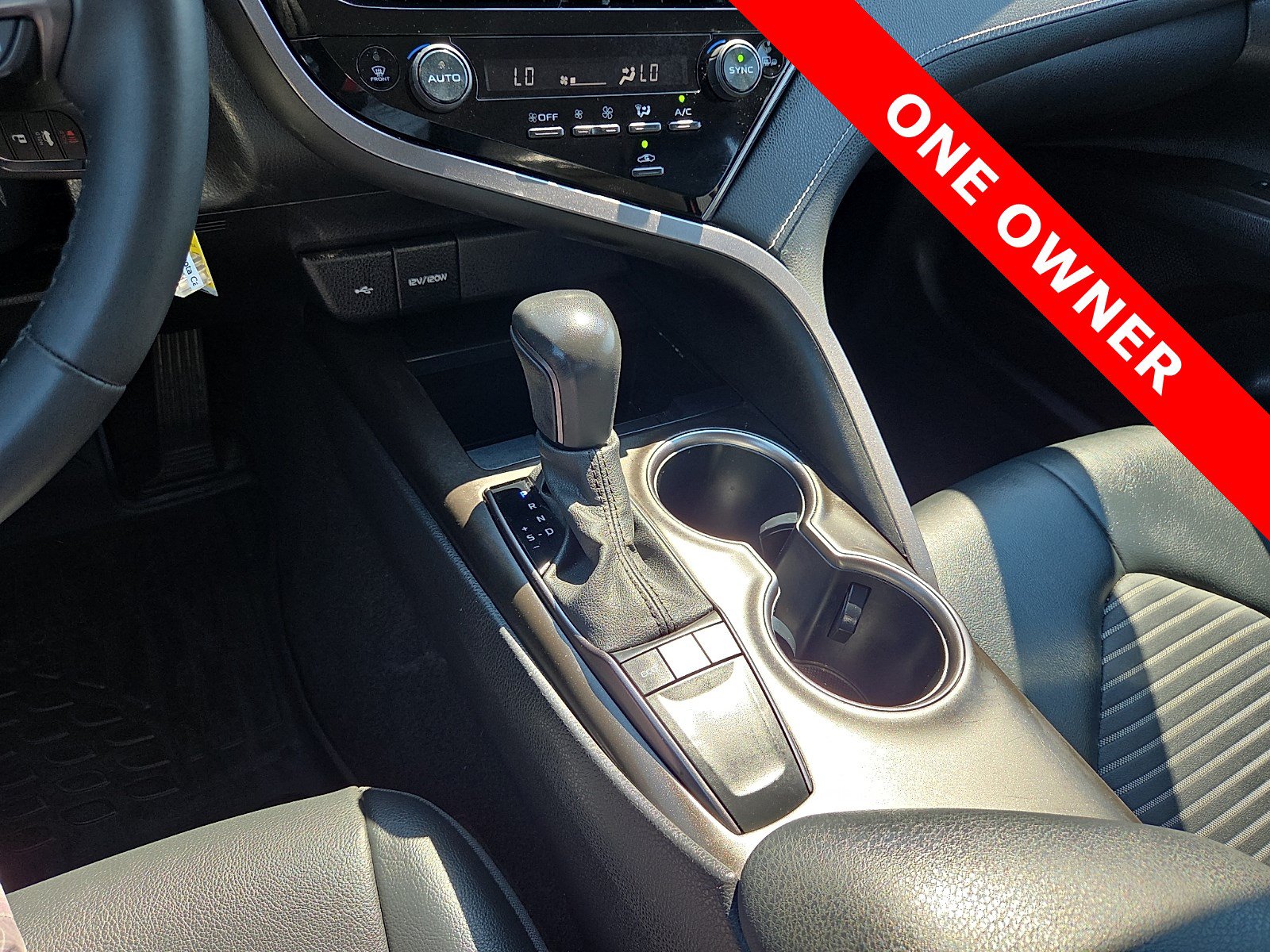 Used 2023 Toyota Camry SE FWD image 25