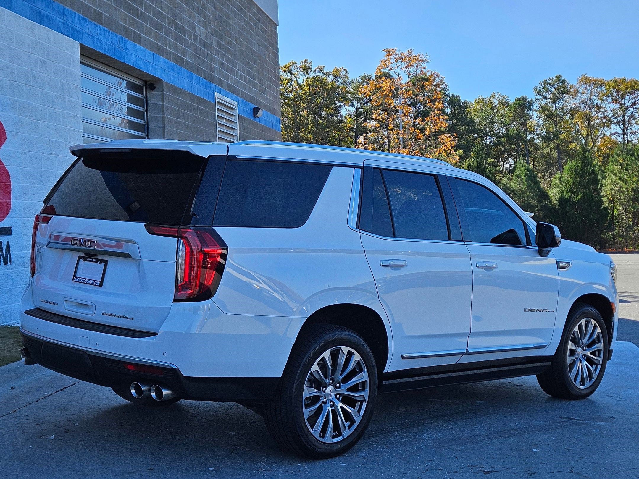 Used 2021 GMC Yukon Denali w/ Denali Premium Package image 7