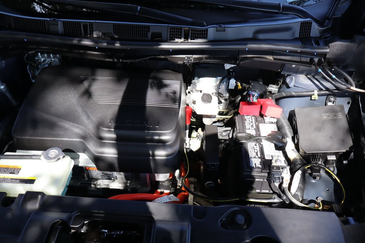 Used 2025 Nissan Leaf S FWD image 40