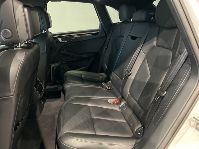 Used 2025 Porsche Macan Turbo image 31