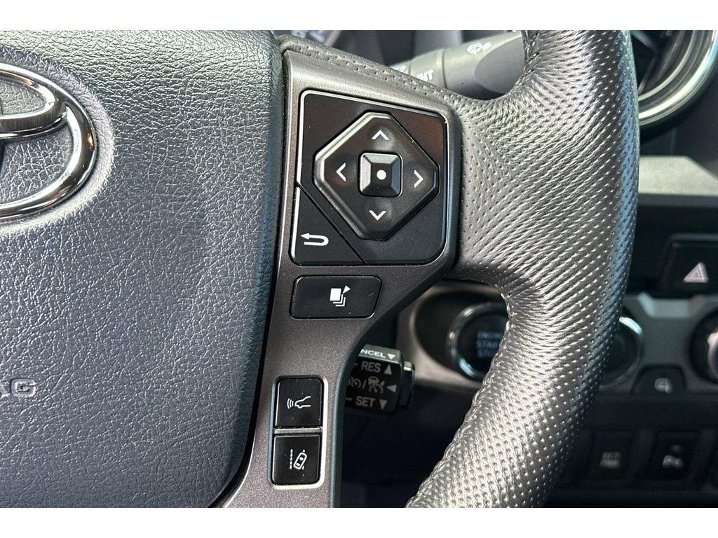 Used 2020 Toyota Tacoma TRD Off-Road w/ TRD Premium Off Road Package AWD/4WD image 28
